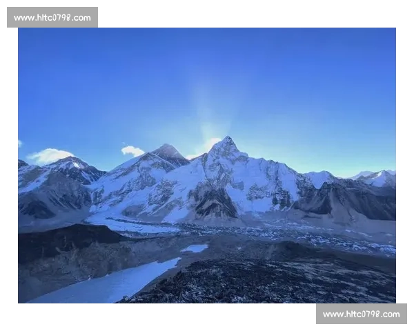 8848 米雪降：珠峰上的极限生命体验