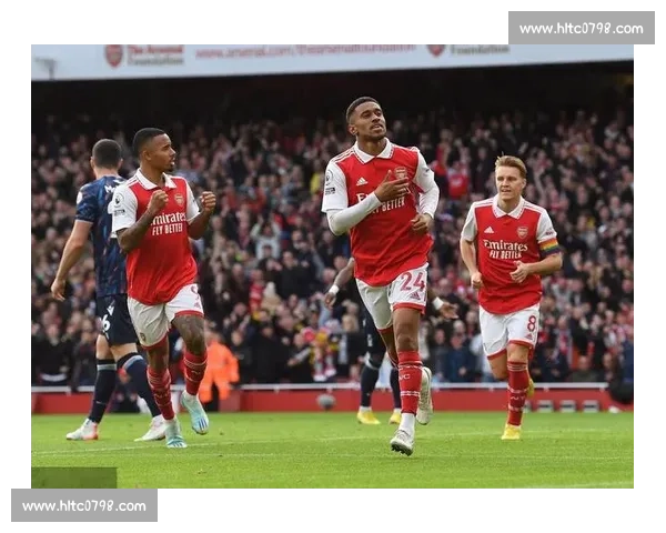 内维尔点破英超格局:阿森纳是唯一稳定高水平独苗 内维尔点破英超格局:阿森纳是唯一稳定高水平独苗